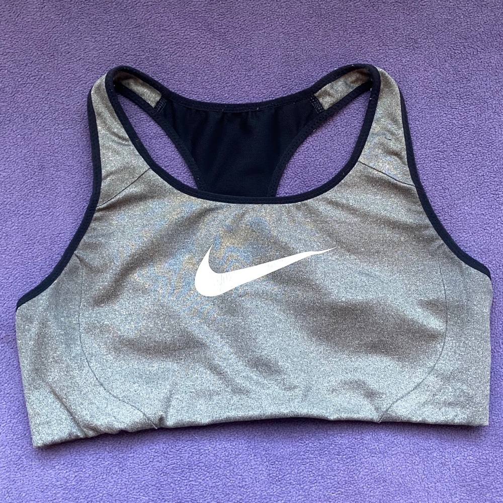 non padded women’s medium nike sports bra